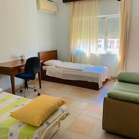 Downtown 2br Scenic Balconies Ac Wifi Apartment Tirana
