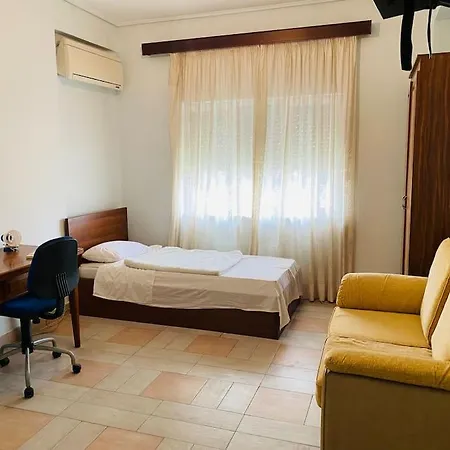 Downtown 2br Scenic Balconies Ac Wifi * Tirana