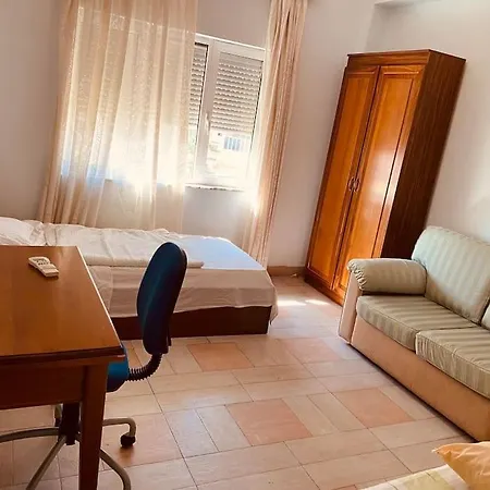 Apartment Downtown 2br Scenic Balconies Ac Wifi *