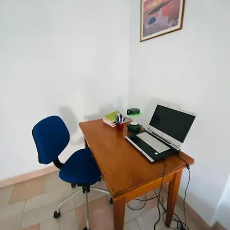 Downtown 2br Scenic Balconies Ac Wifi *